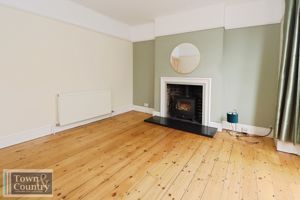 Ladysmith Avenue - click for photo gallery